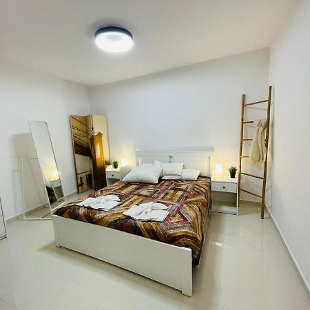 Haris White Apartment Roussospítion Extérieur photo