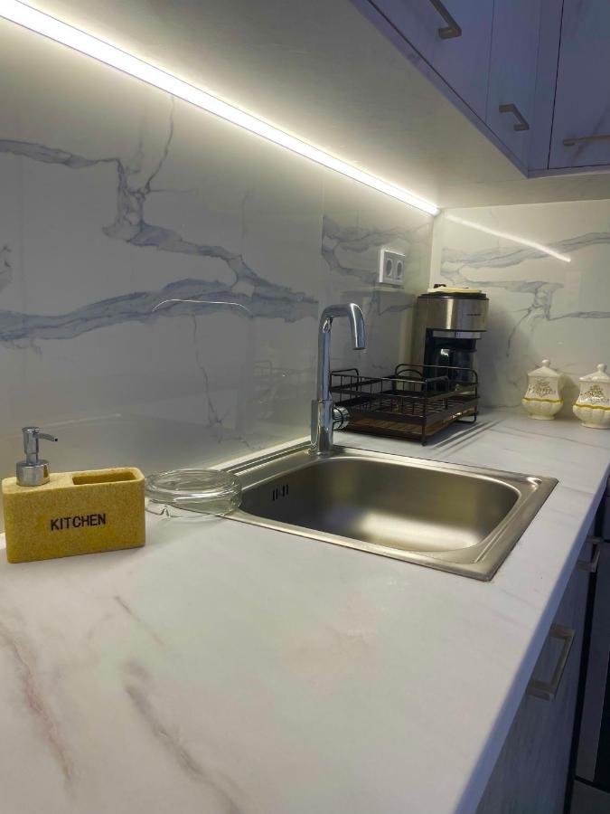 Haris White Apartment Roussospítion Extérieur photo