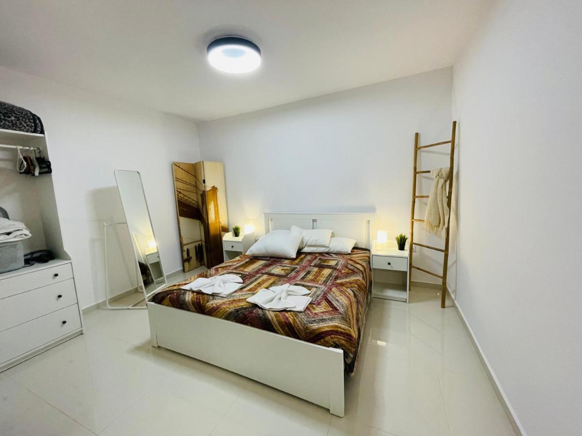 Haris White Apartment Roussospítion Extérieur photo